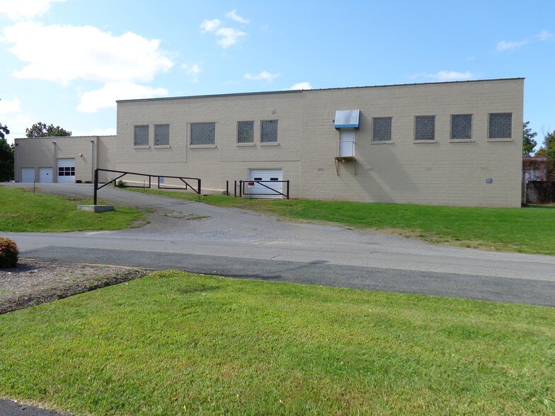 More Photos Of 1811 Memorial Ave, Lynchburg Storefront For Lease