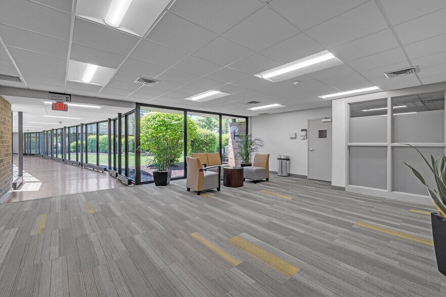 More Photos Of 27790 W Highway 22, Barrington Medical For Lease