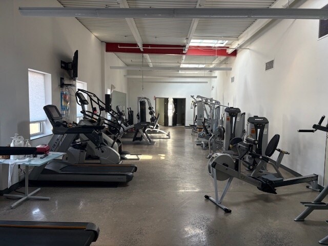 More Photos Of 83-40 72nd Dr, Glendale Office For Sale