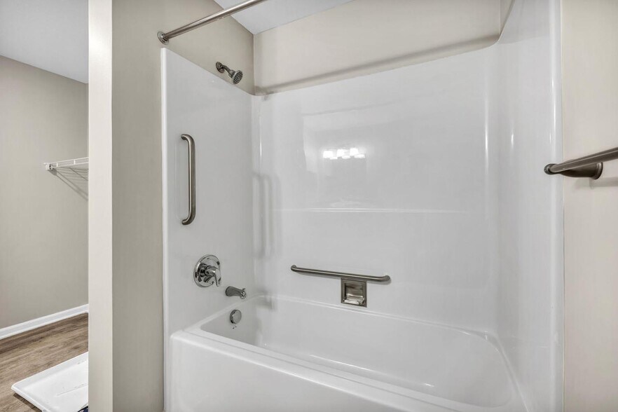 More Photos Of 6500 Powers Blvd, Parma Apartments For Lease