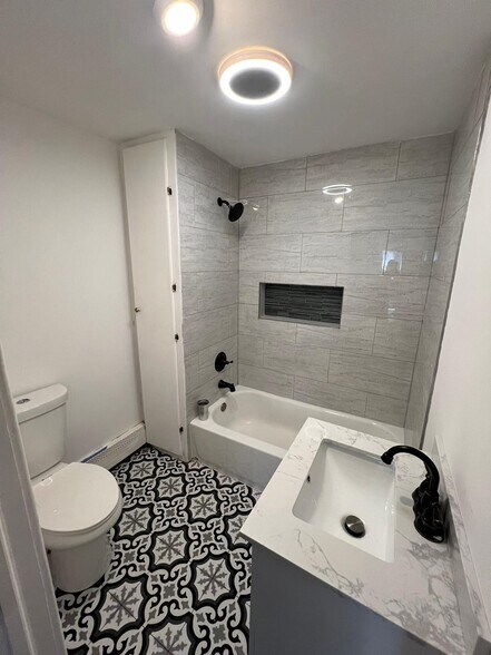 Primary Photo Of 106-118 Rushbrook St, Jermyn Apartments For Sale
