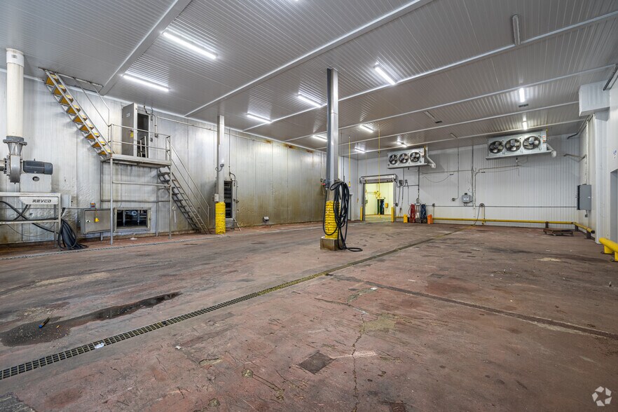 More Photos Of 502 Factory Ave, Ridgely Industrial For Sale