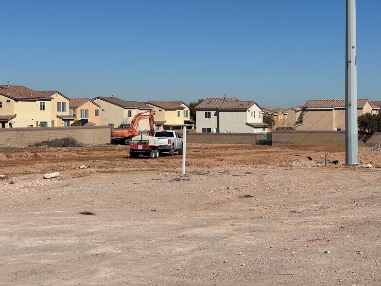 More Photos Of E-Nec Blue Diamond & Durango, Las Vegas Unknown For Lease