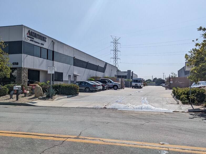 More Photos Of 4730 Littlejohn St, Baldwin Park Warehouse For Lease