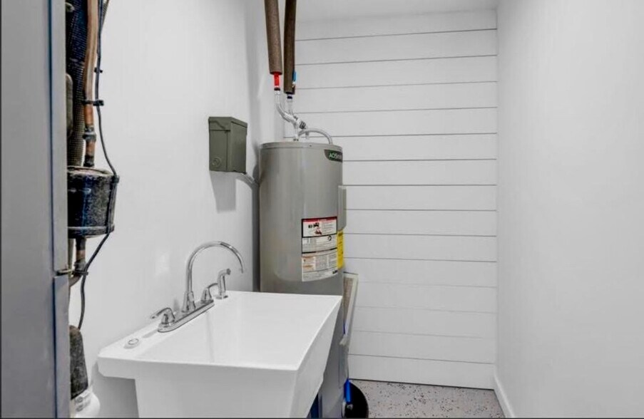 More Photos Of 3275 Racetrack Rd, D'Iberville Flex For Lease