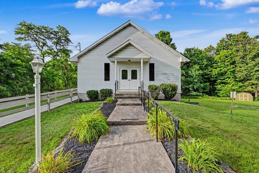 More Photos Of 15924 PA-407 Sr, Fleetville Office For Sale