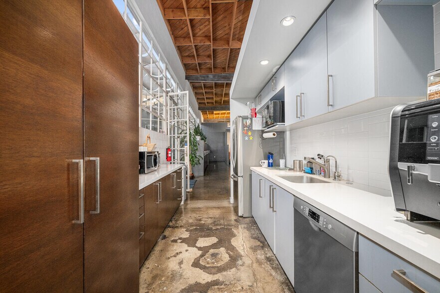 More Photos Of 1342 Coronado Ave, Long Beach Loft Creative Space For Lease