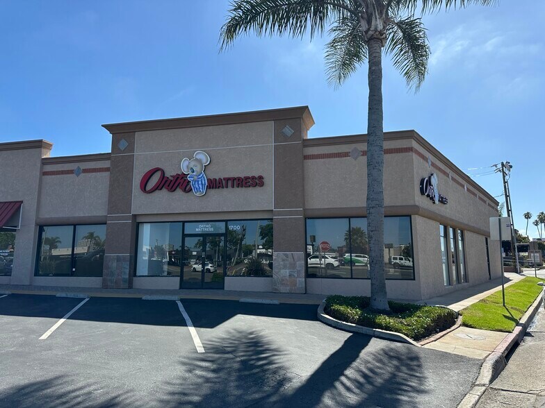 More Photos Of 1700-1712 Newport Blvd, Costa Mesa Freestanding For Lease