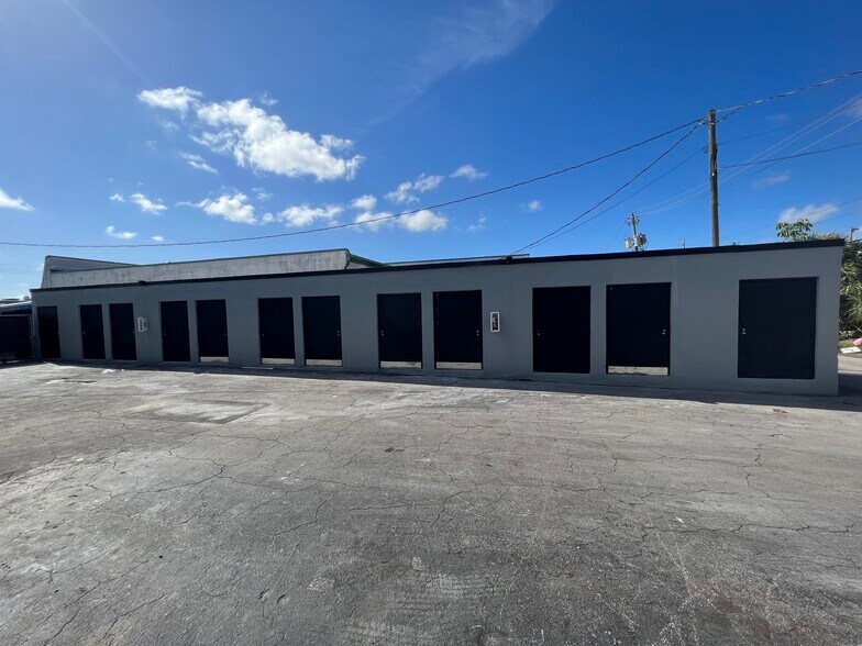 More Photos Of 548 NE 42nd St, Oakland Park Warehouse For Lease