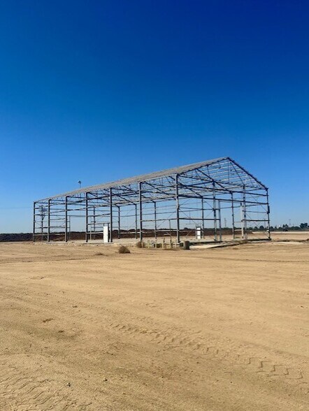 More Photos Of 1270 E Riverside St, Shafter Service For Sale