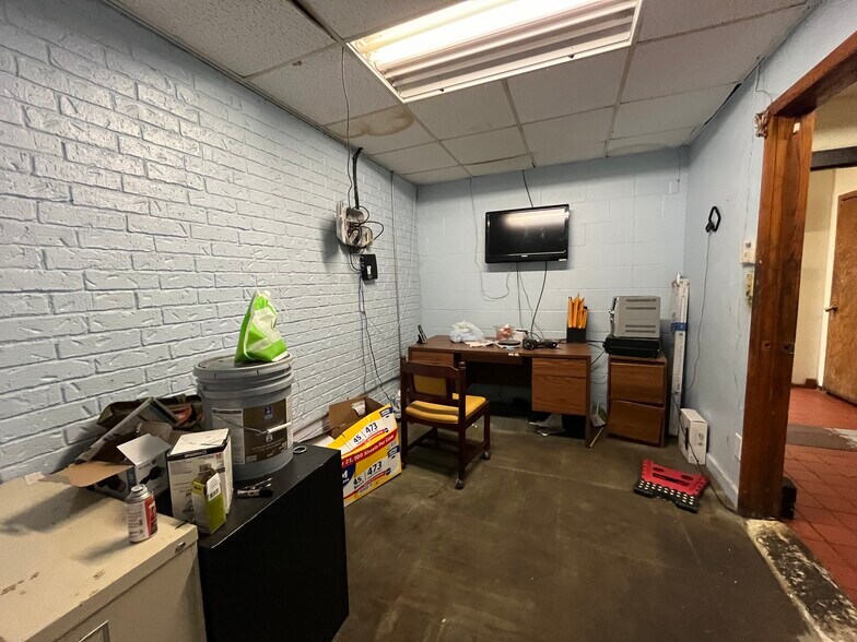 More Photos Of 2131-2149 S Broadway, Wichita Restaurant For Sale