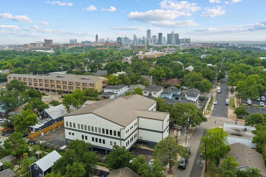 More Photos Of 630 W 34th St, Austin Medical For Sale
