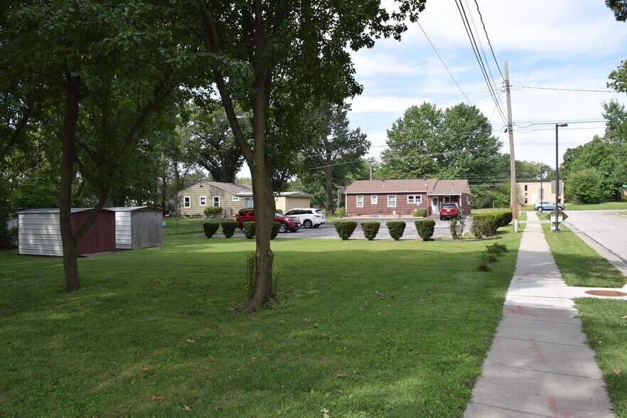 More Photos Of 9529 Pflumm Rd, Lenexa General Retail For Sale