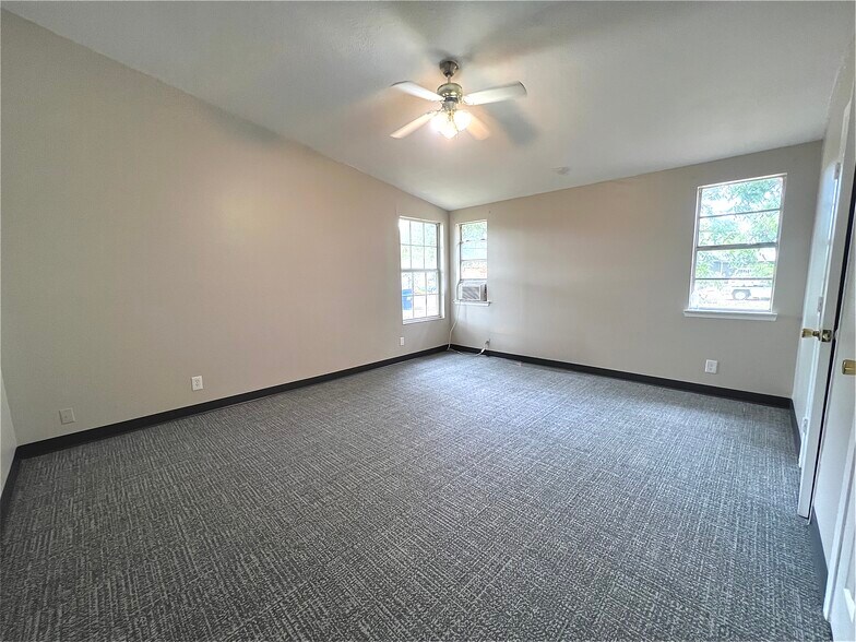 More Photos Of 14006 Old Highway 59 N, Splendora Office For Lease