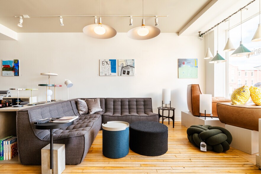 More Photos Of 705 Warren St, Hudson Storefront Retail Residential For Sale