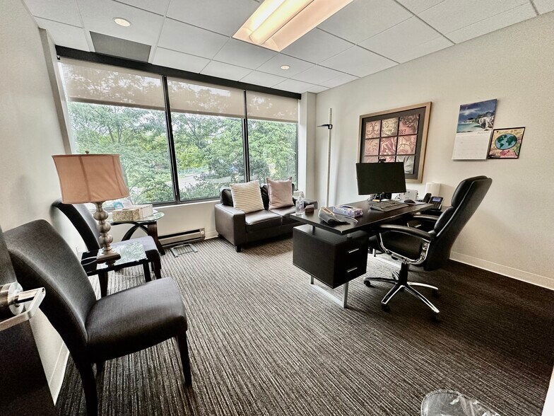 More Photos Of 81 Holly Hill Ln, Greenwich Office For Lease