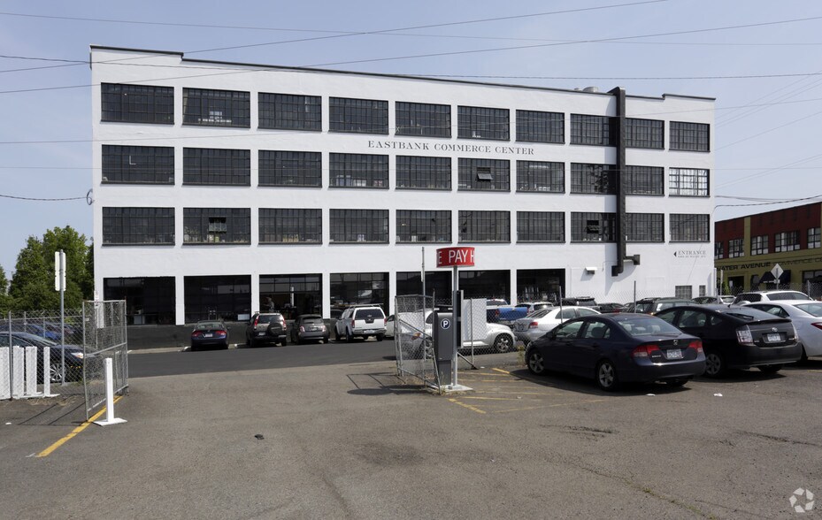 More Photos Of 1001 SE Water Ave, Portland Loft Creative Space For Lease