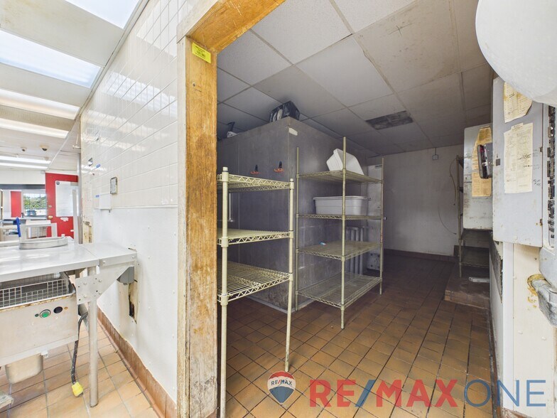 More Photos Of 2208 E Kansas Ave, Garden City Fast Food For Sale