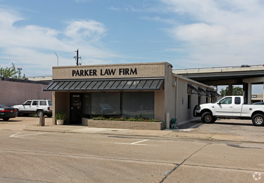 More Photos Of 1012 S Elm St, Carrollton Office For Sale