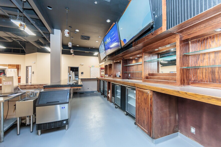 More Photos Of 8555-8735 Day Dr, Parma General Retail For Sale