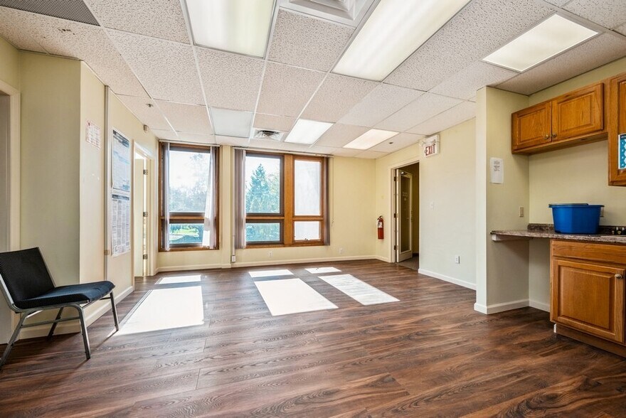 More Photos Of 674 US Highway 202, Bridgewater Medical For Sale