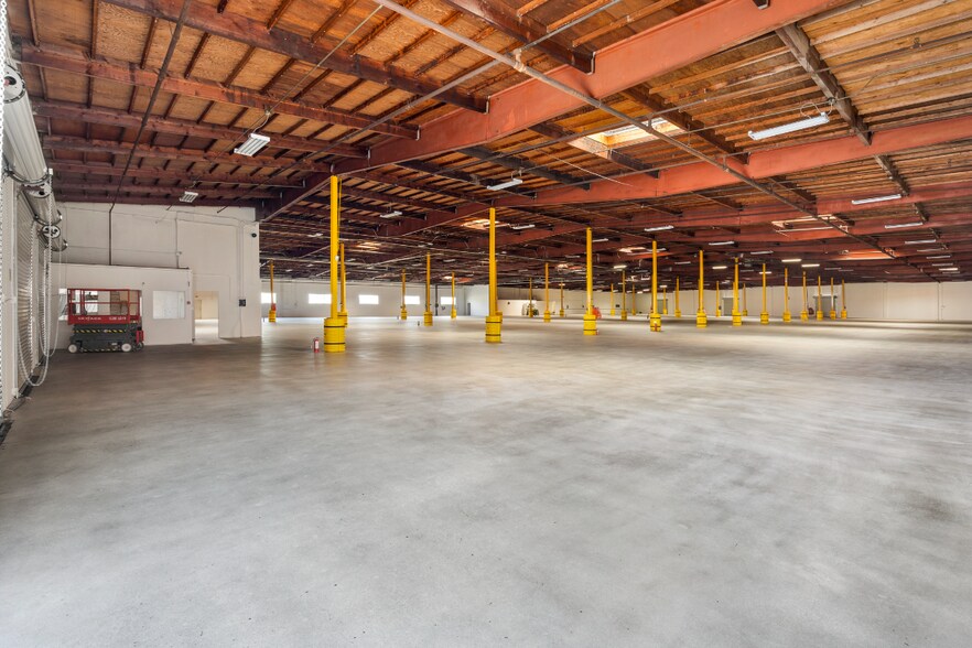 More Photos Of 8640 Slauson Ave, Pico Rivera Manufacturing For Sale