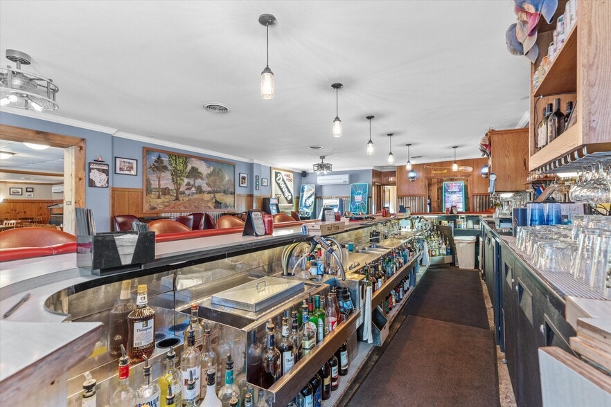 More Photos Of N8240 County Hwy E, Watertown Bar For Sale