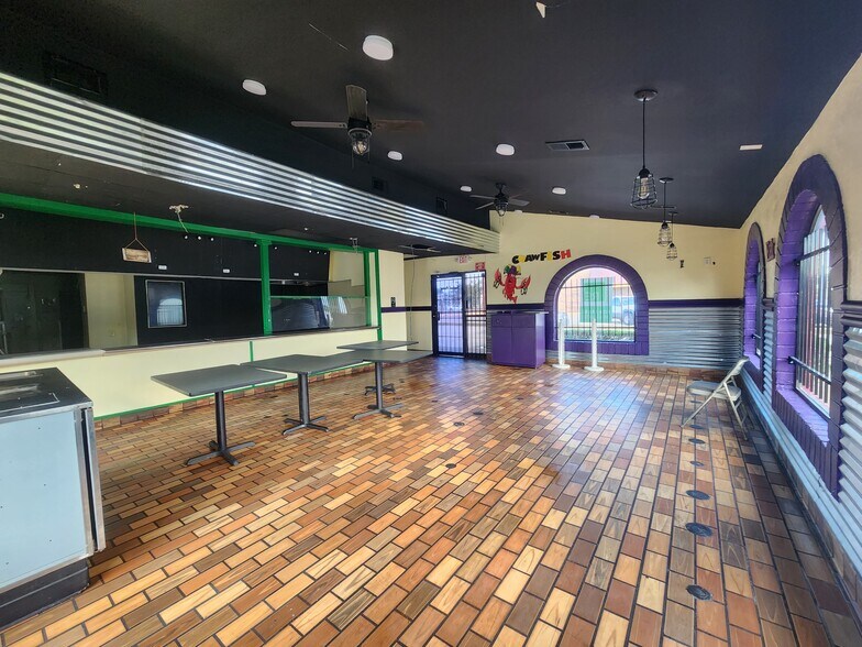 More Photos Of 7473 N Shepherd Dr, Houston Land For Lease