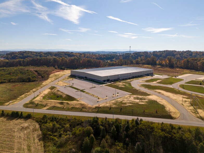 More Photos Of 1295 Huntington Park Dr, Loudon Warehouse For Lease