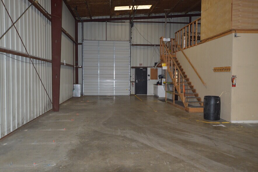 More Photos Of 4951 Grisham Dr, Rowlett Manufacturing For Lease