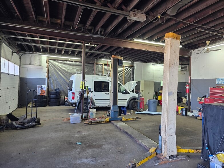 More Photos Of 200 Main St, East Hartford Auto Repair For Sale