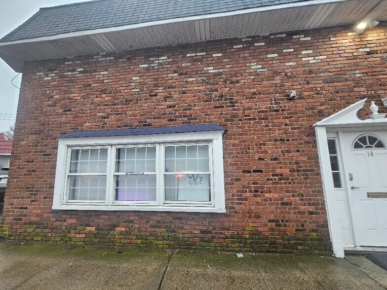 More Photos Of 12-14 Tulip Ave, Floral Park Light Distribution For Lease