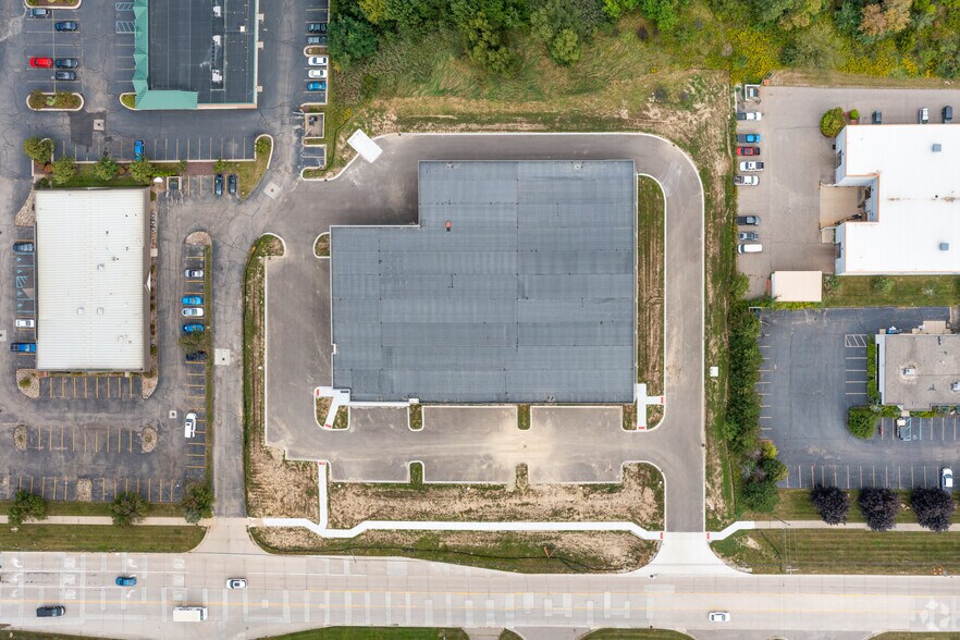 More Photos Of 49250 West Rd, Wixom Showroom For Lease