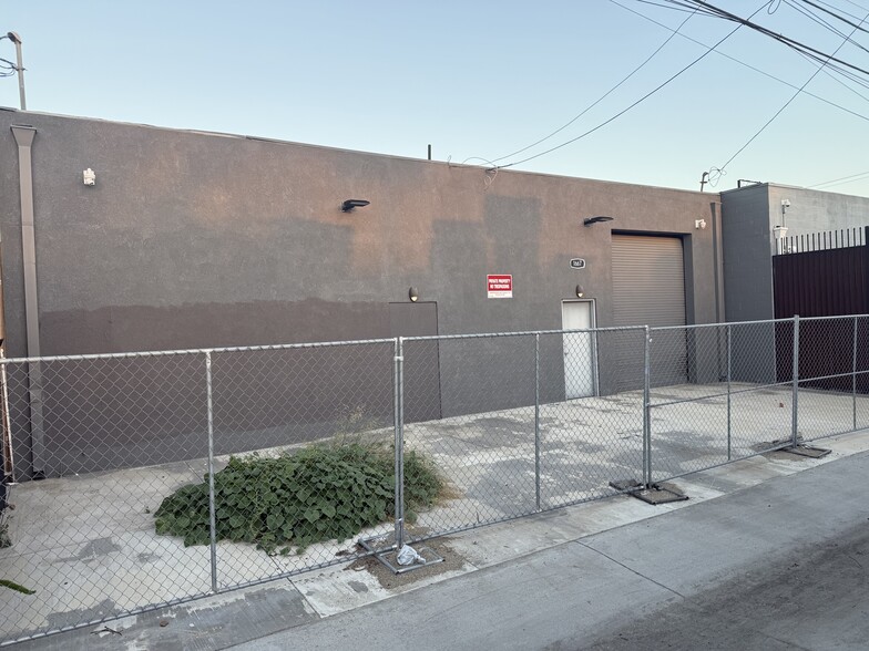 More Photos Of 1667-1669 Cota Ave, Long Beach Service For Sale