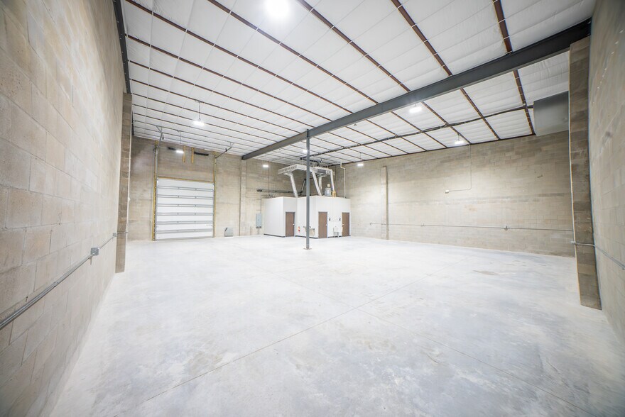 More Photos Of 11201 49th St N, Clearwater Unknown For Lease