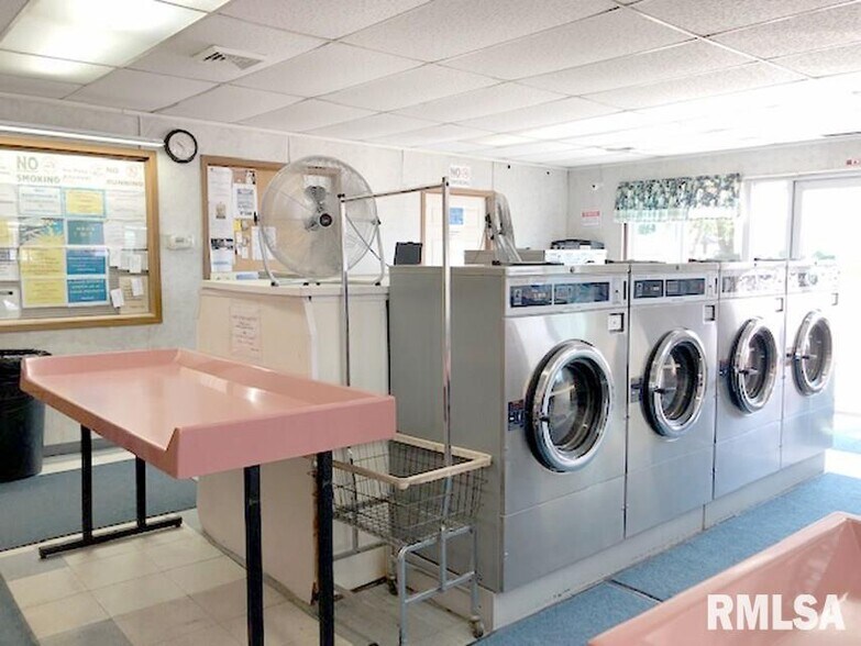 More Photos Of 1106 S Main St, Lewistown Storefront For Sale