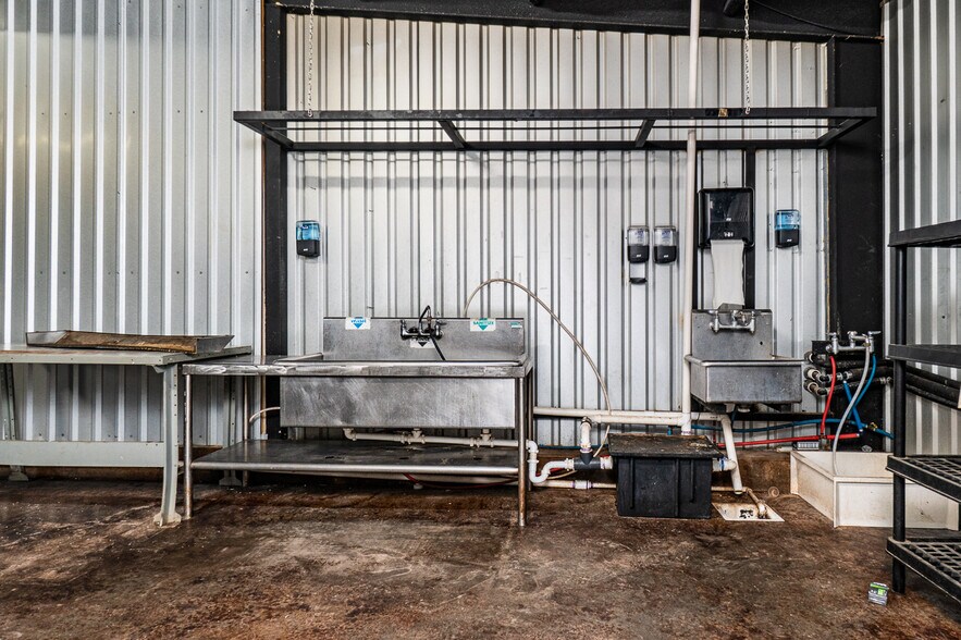 More Photos Of 201 E Service Rd, Tulia Restaurant For Sale