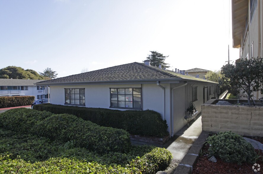 More Photos Of 1077 Cass St, Monterey Medical For Lease