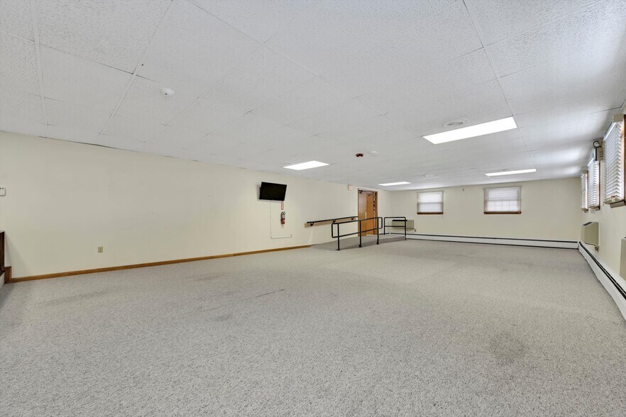 More Photos Of 780 Claremont Ave, Tamaqua Office For Sale