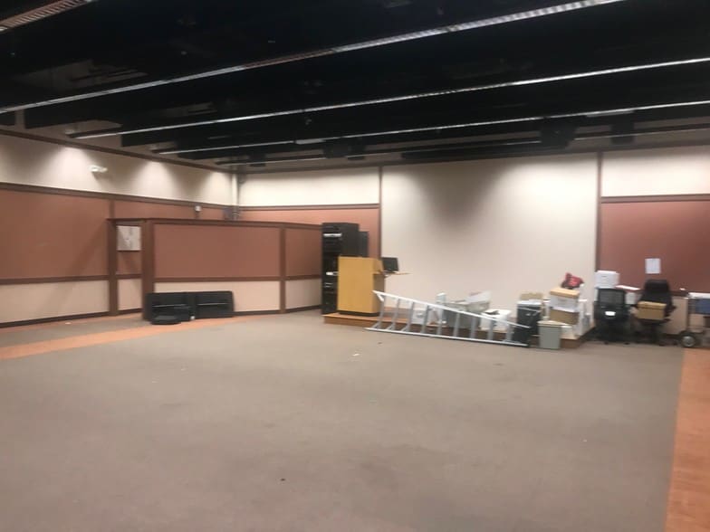 More Photos Of 5834 W Howard St, Skokie Warehouse For Sale