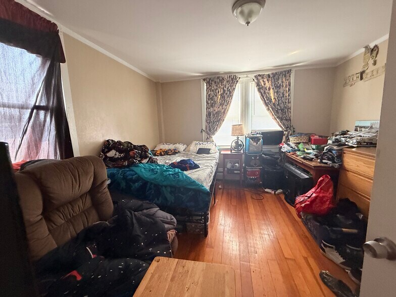 More Photos Of 26 Child St, Warren Apartments For Sale