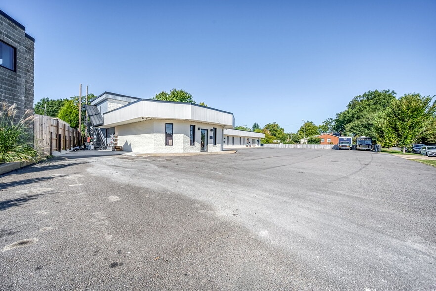 More Photos Of 2400-2406 Northumberland Ave, Richmond Unknown For Lease