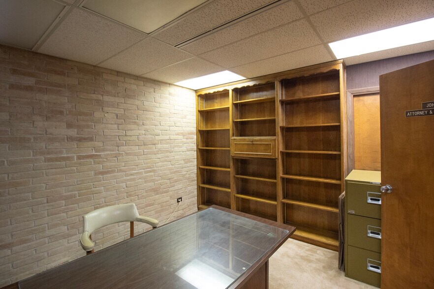 More Photos Of 600 S Closner Blvd, Edinburg Office For Sale
