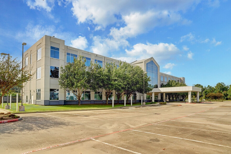 More Photos Of 505 Graham Dr, Tomball Hospital For Sale