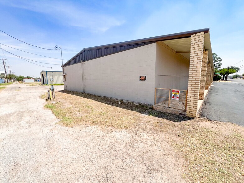 More Photos Of 311 E Illinois Ave, Midland Office For Sale