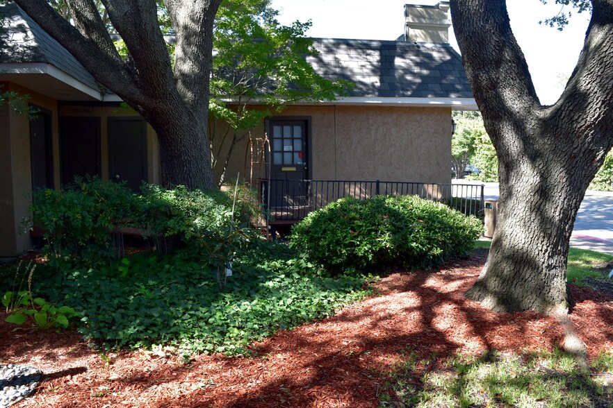 More Photos Of 5510 Abrams Rd, Dallas Office For Lease