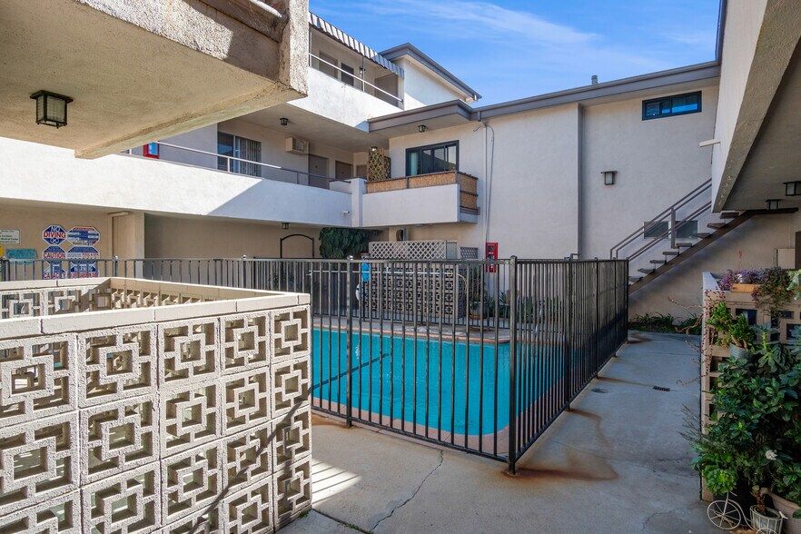 More Photos Of 12070 Woodbridge St, Studio City Apartments For Sale