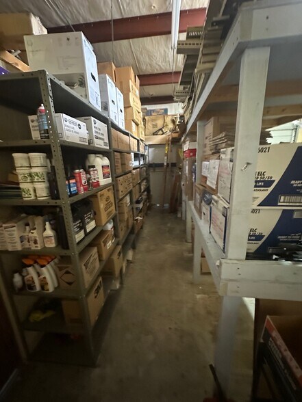 More Photos Of 1017 N Washington St, Ardmore Freestanding For Sale