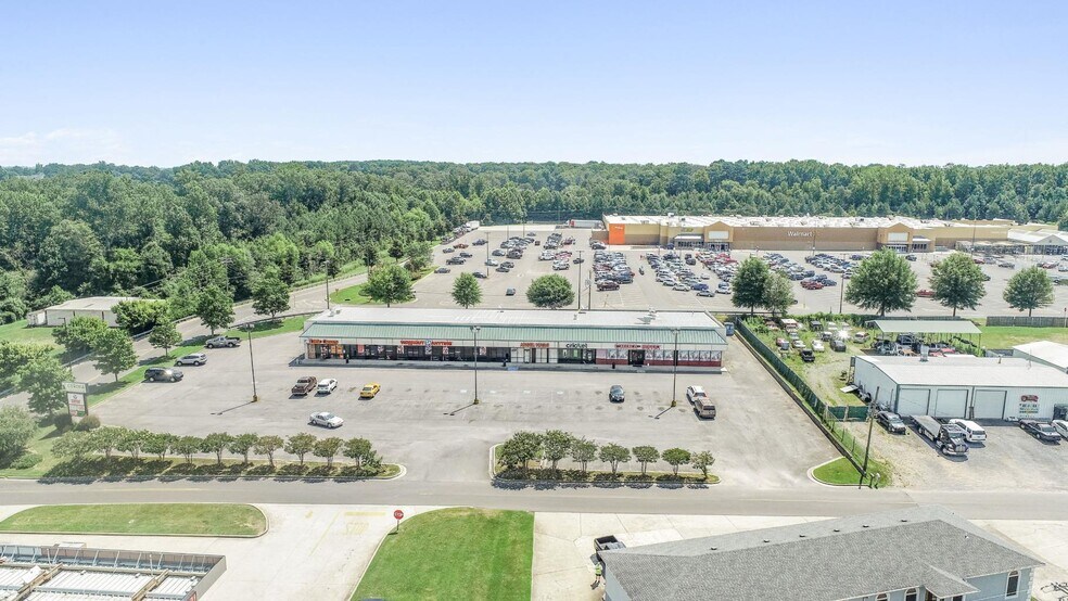 More Photos Of 2044 US Highway 431, Boaz Freestanding For Lease