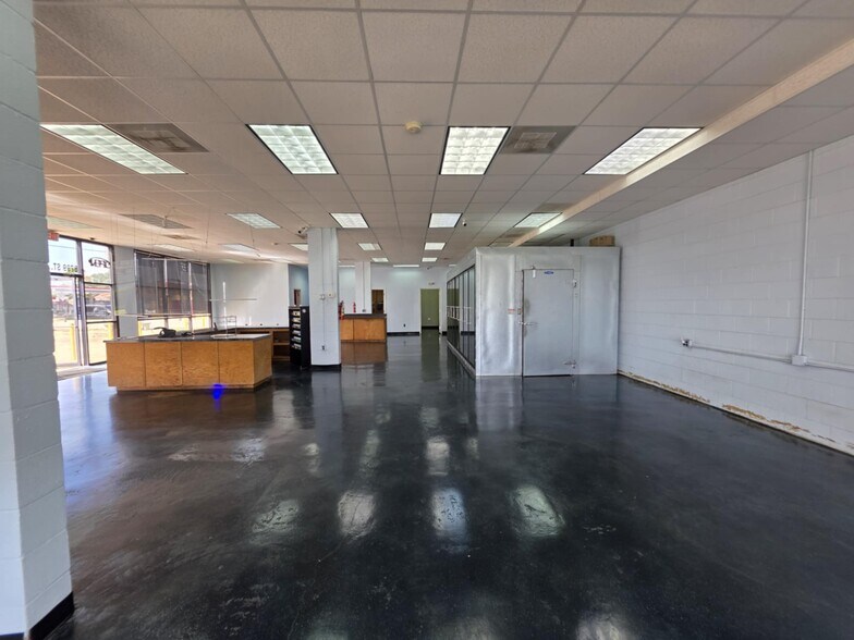 More Photos Of 8799 State Highway 35 N, Van Vleck Convenience Store For Sale